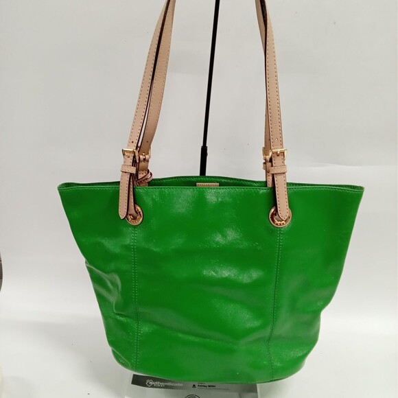 Michael Kors Kelly Green Jet Set Tote Women's Tote Bag Green (authenticated) - Picture 2 of 4